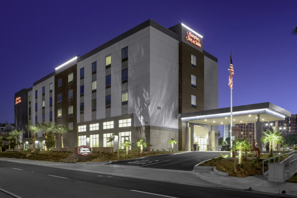 Hampton Inn & Suites Irvine-Orange County Airport