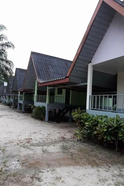 Happy House Resort