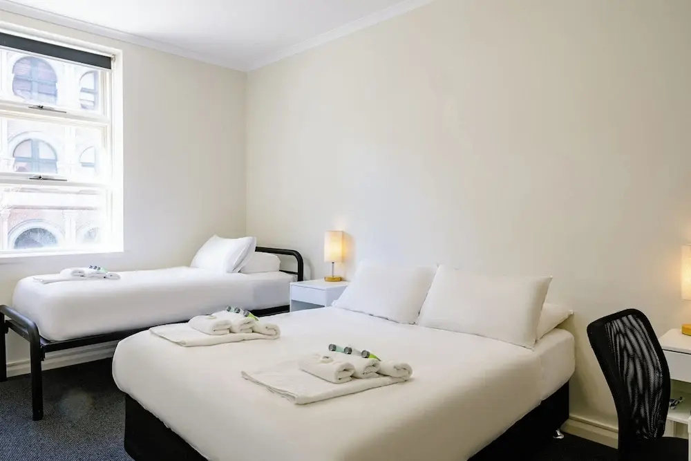 Standard Triple room