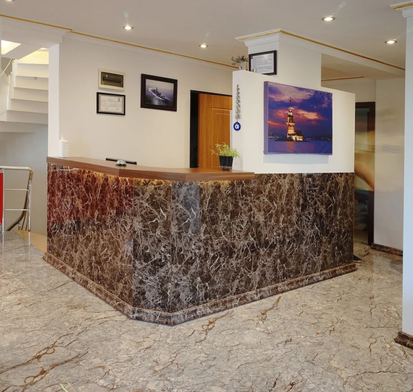 Lobby & Reception