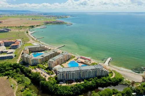 Beach & Waterfront