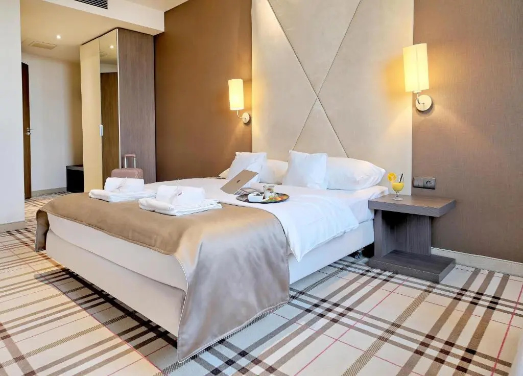 Balcony & Terrace