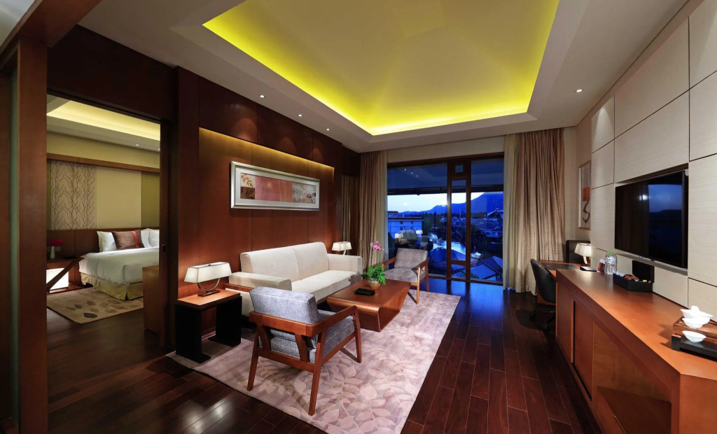 1 Bedroom Double Suite with mountain view (full double bed)