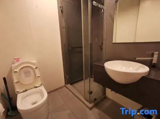 37FL studio condo with kitchen near walking street