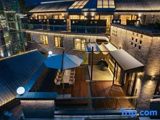 SFEEL Designer Hotel (Chongqing Nanbin Road Xiahaoli Store)