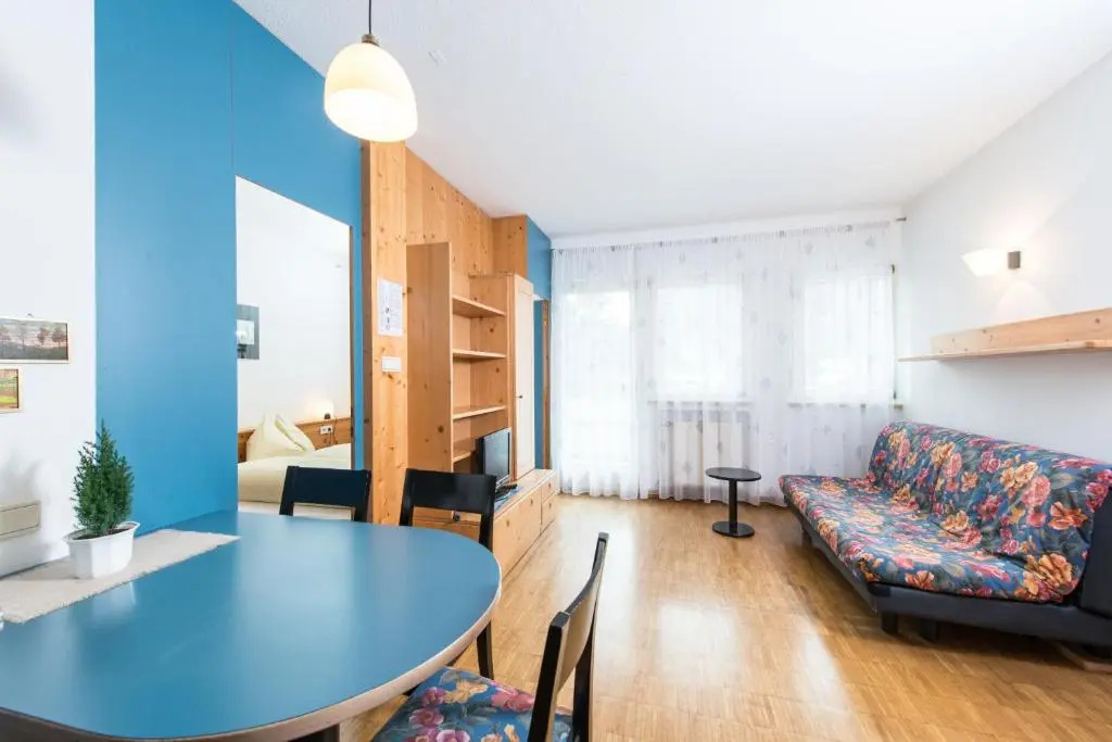 2 Bedrooms Apartment