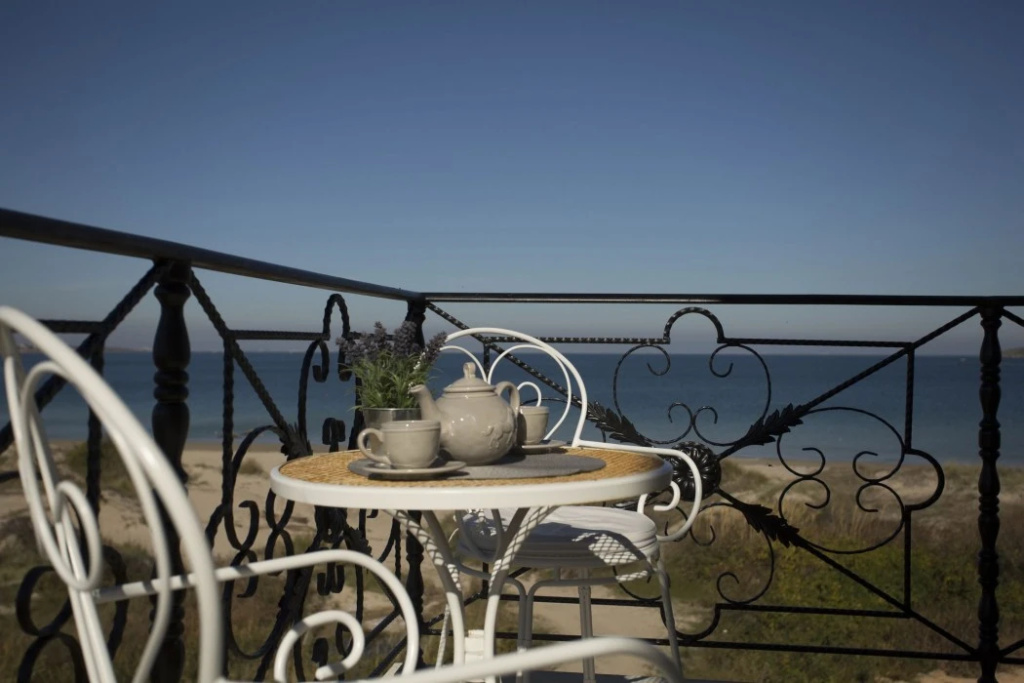Balcony & Terrace