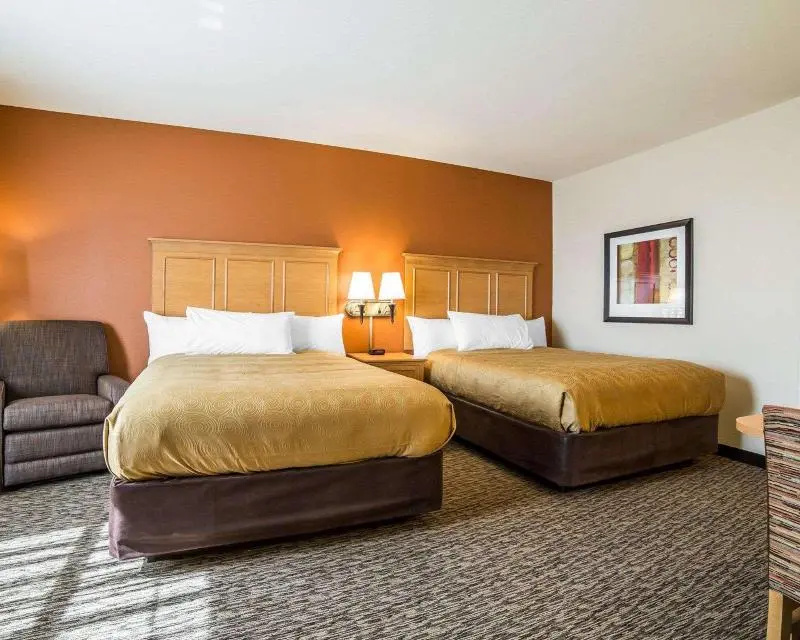 Double Suite (twin beds)