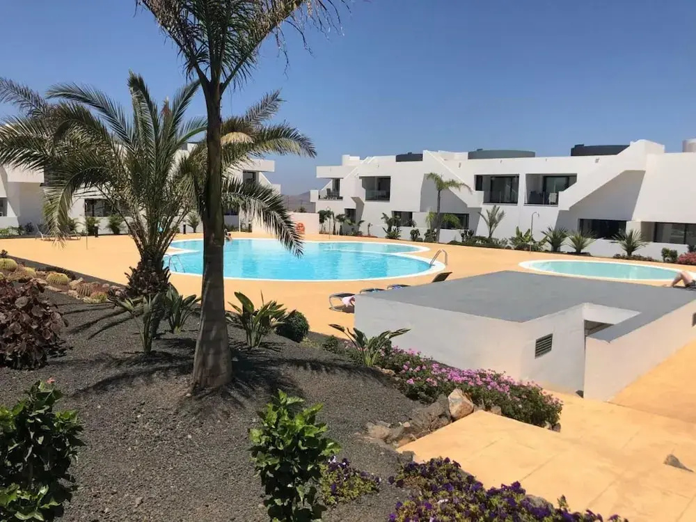 Superior Apartment Sleeps 2 With Pool