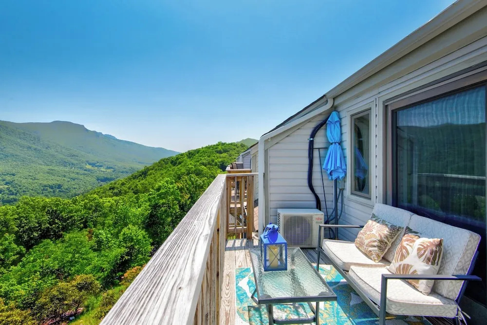 Top Of Seven 2BR - Amazing Grandfather Mtn Views From This Updated Condo