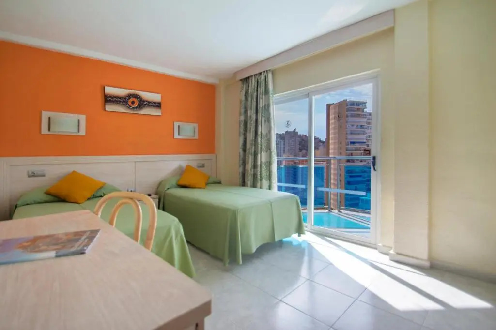Double room (twin beds)