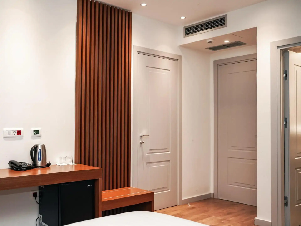 Standard Double room with partial sea view (full double bed)