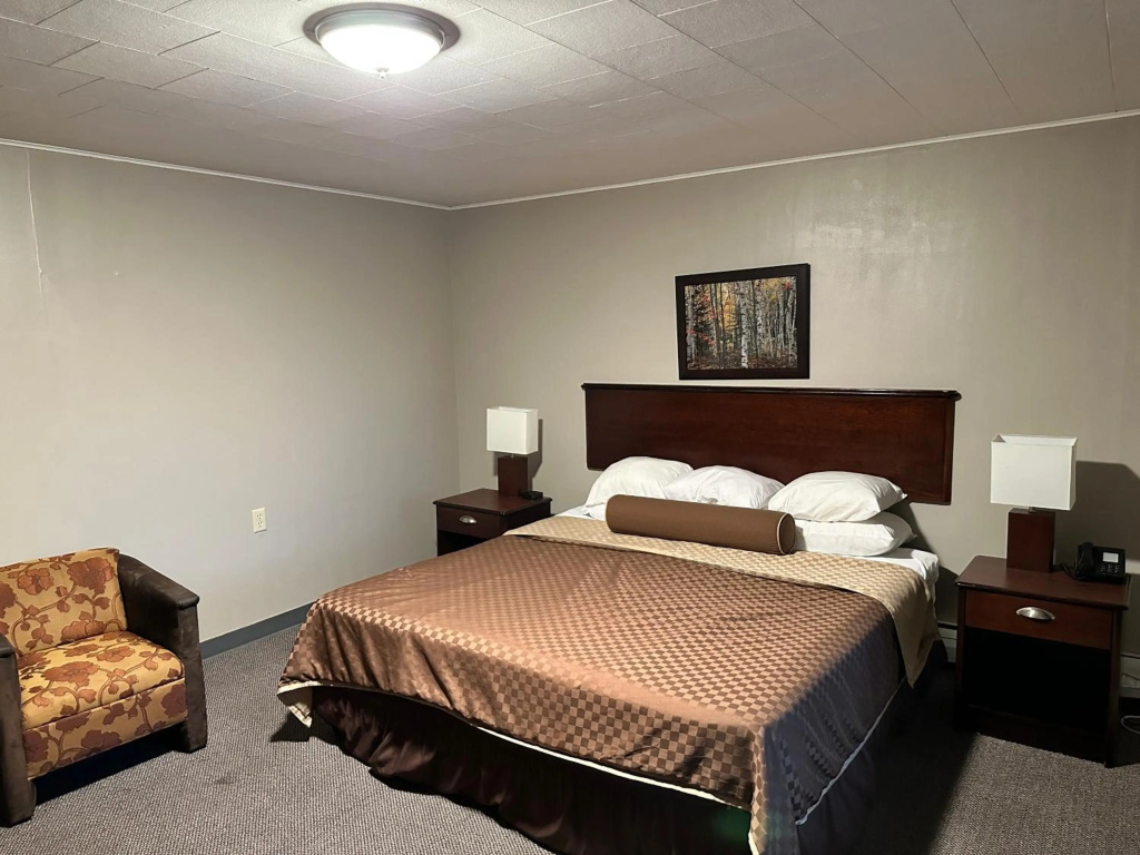 Cedar Hill Lodge — 2