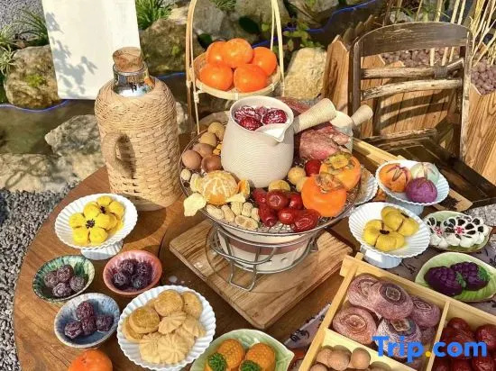 Food & Beverage
