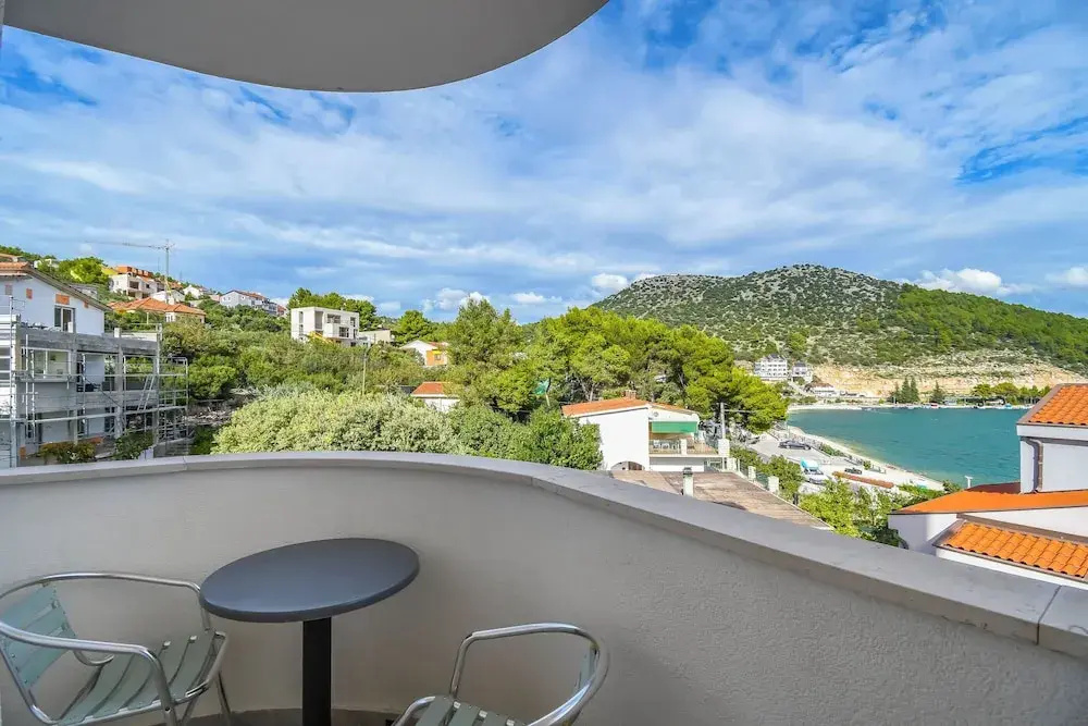 Apartments Jakov