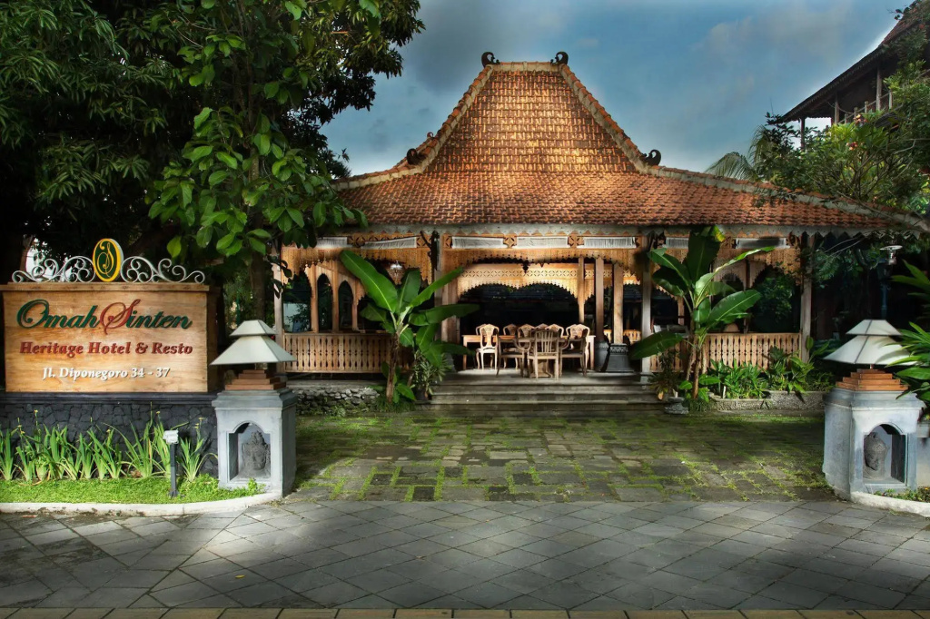 Omah Sinten Heritage Hotel & Resto