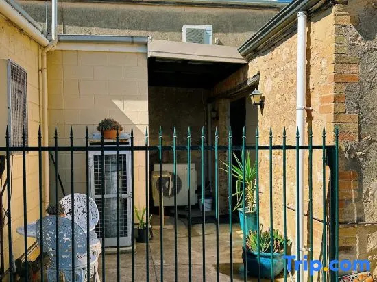 Cottage Bliss on Moonta Main St