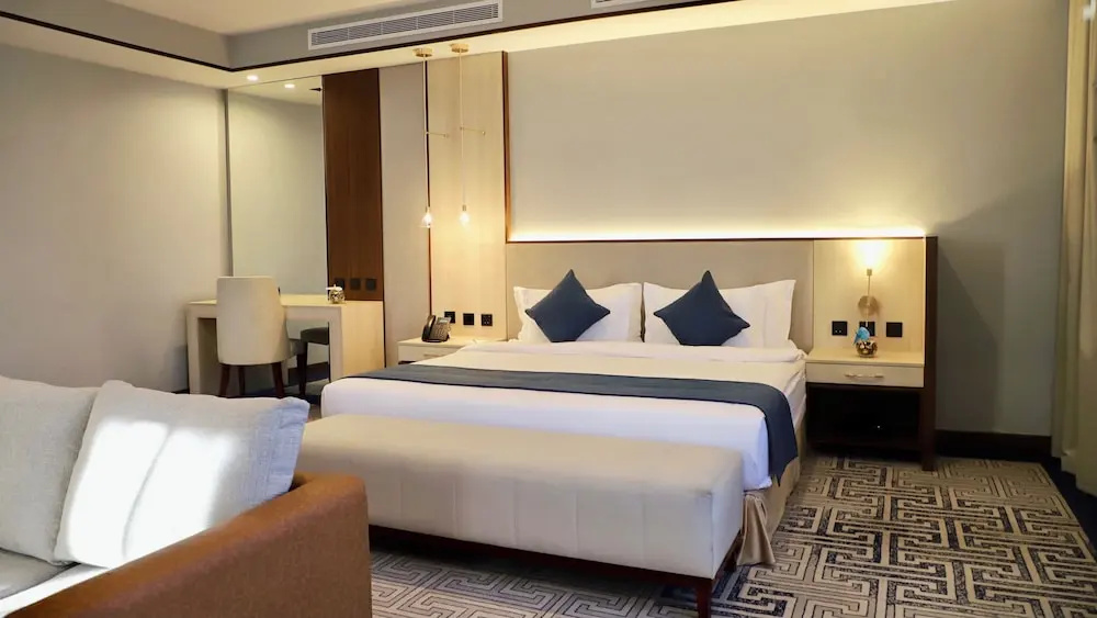 Double Suite with view (full double bed)