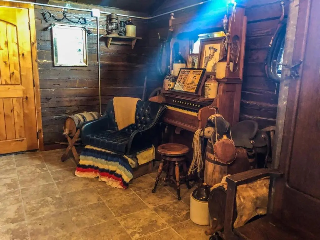 Deluxe Studio
