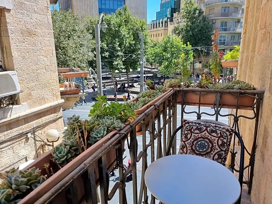 Standard Triple room with balcony