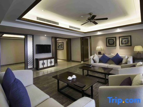 Люкс Superior с 3 комнатами с видом на море в Jinghai Hotel & Resort