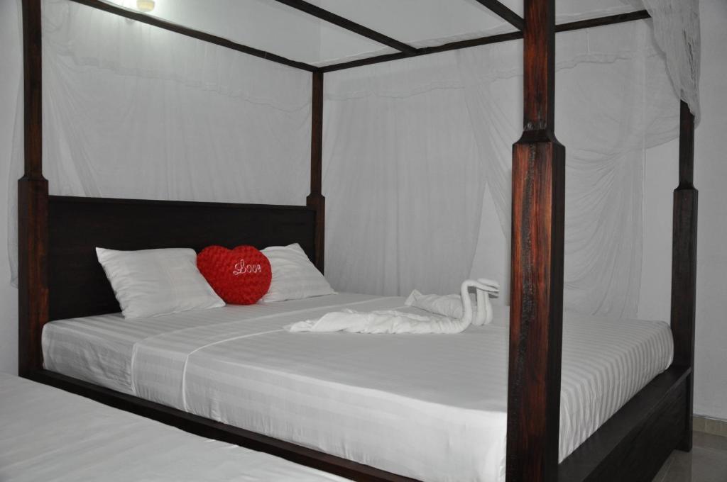 Happy Bay Guest House And Restaurant