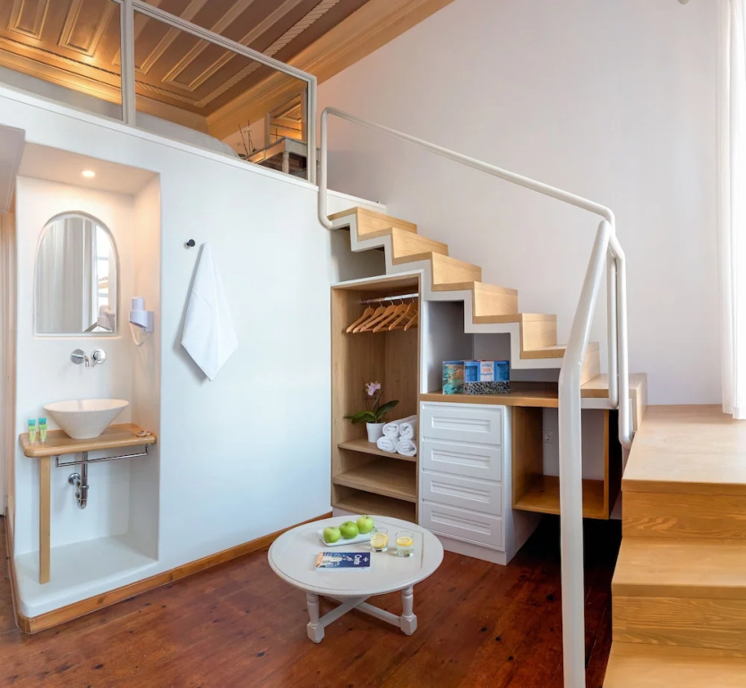 Standard Double room with balcony (full double bed)