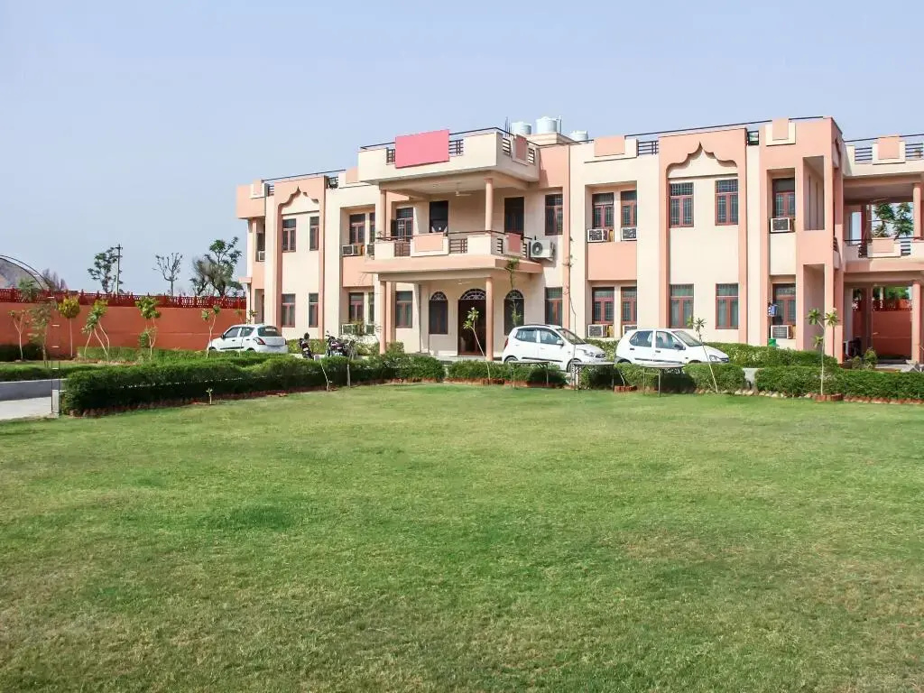 Jaipur Hotel and Resort By OYO Rooms