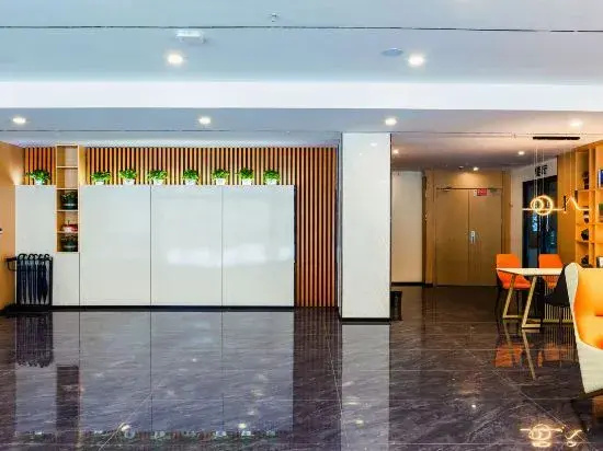 Urban Convenience Hotel (Li County Bipenggou Scenic Area Li Xiaolu Branch) - фото 4