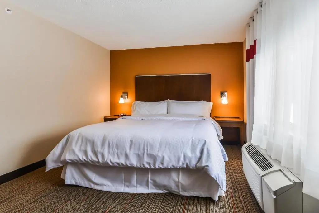 1 Bedroom Double Basement Suite (full double bed)