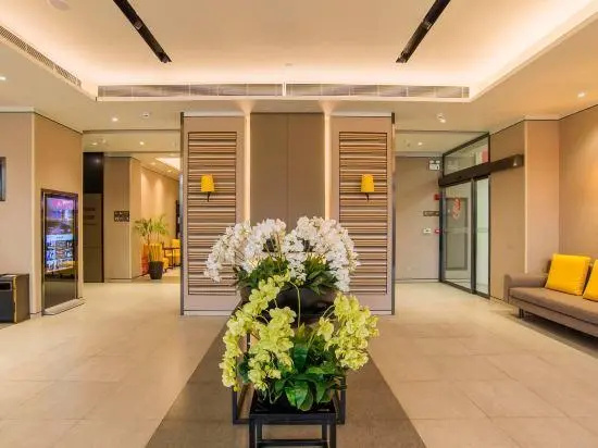 Home Inn Plus Changsha Fenglin 3rd Road West Bus Station