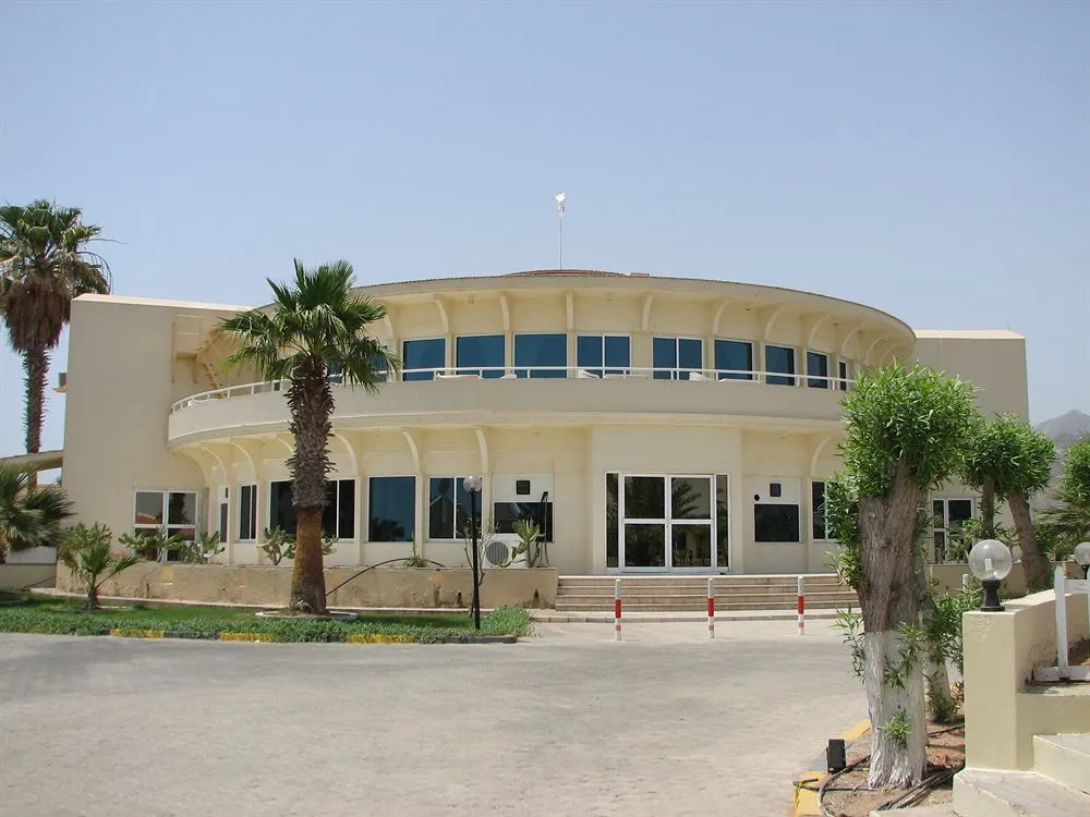 Capital O 224 Holiday Beach Resort