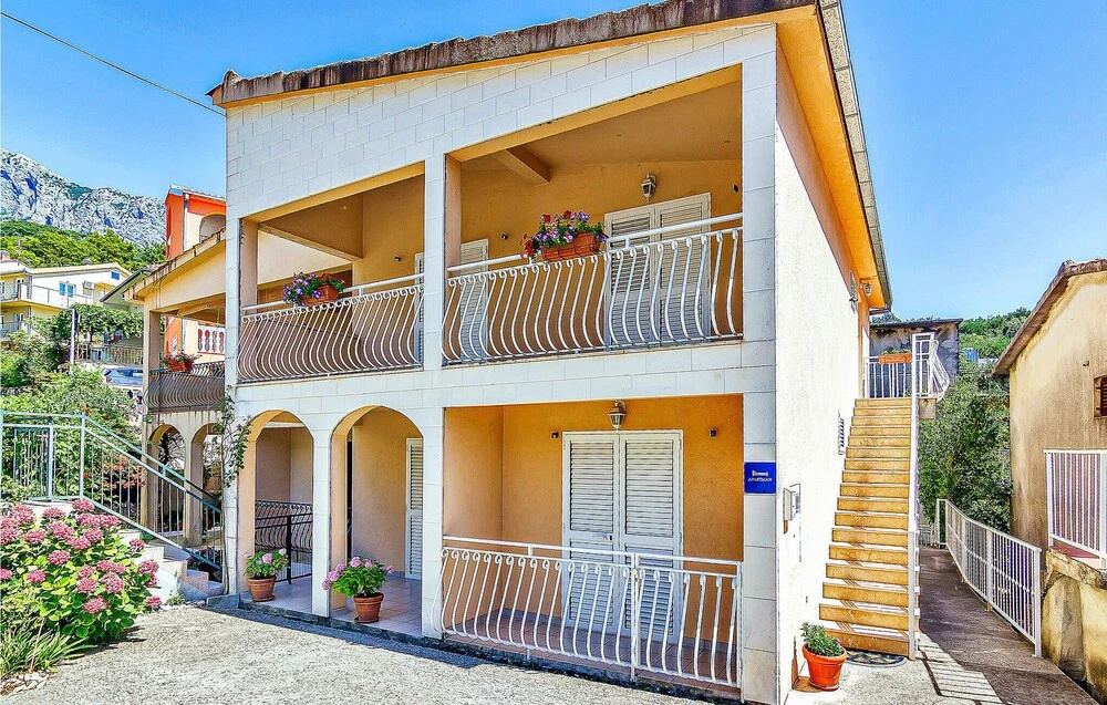 Amazing Apartment in Podgora With Wifi and 2 Bedrooms