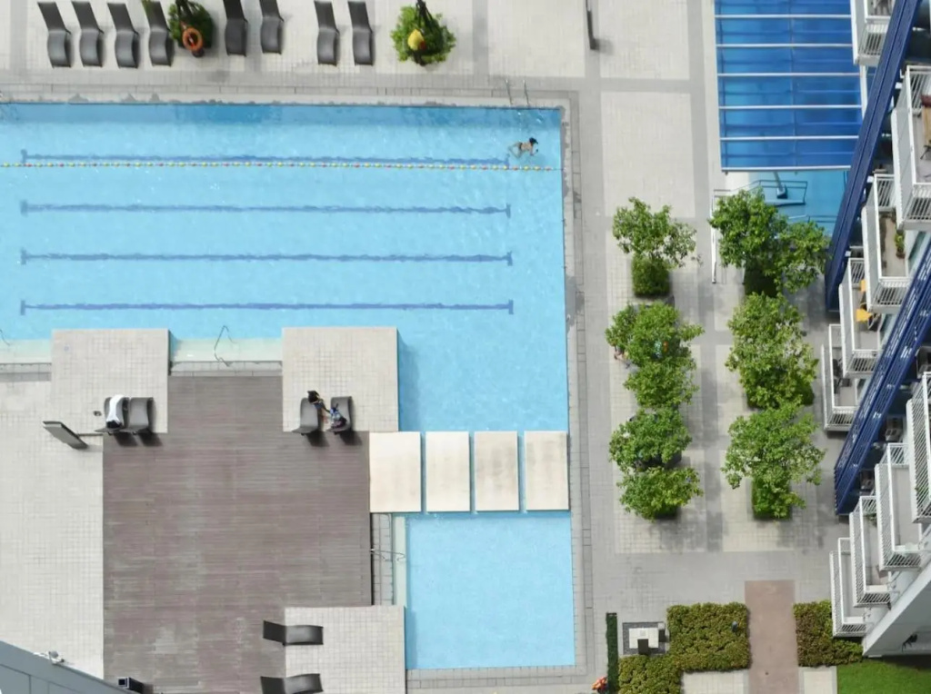 2BR on Top of Jazz Mall. Fiber WiFi 20Mbps