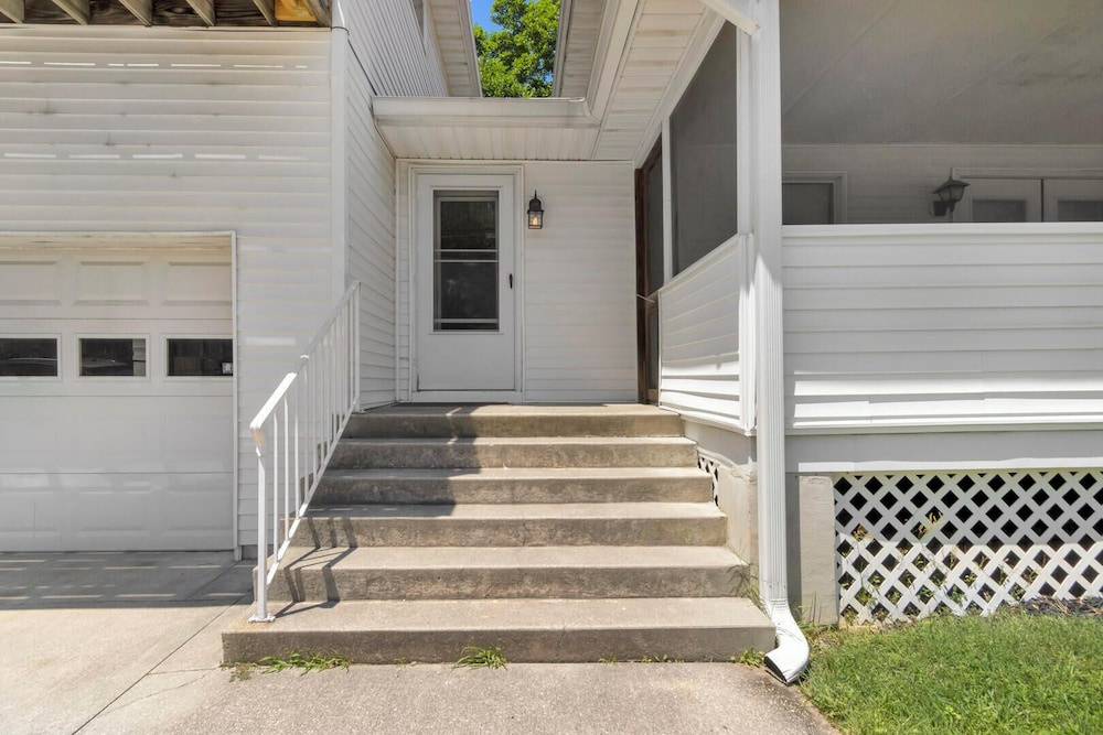 Bayard Avenue 207