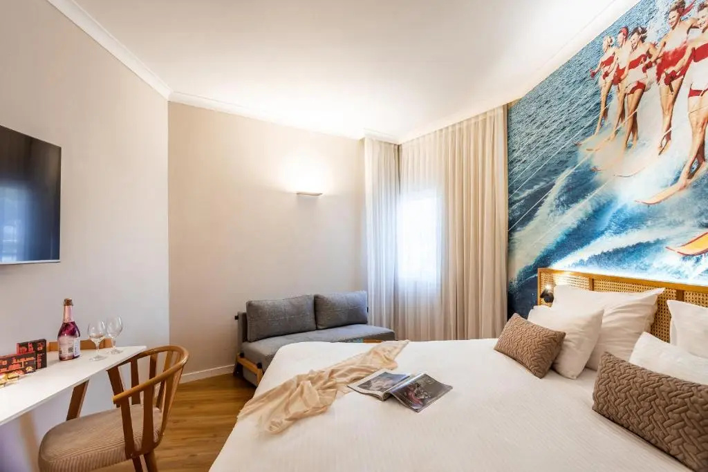Deluxe Double room (full double bed)