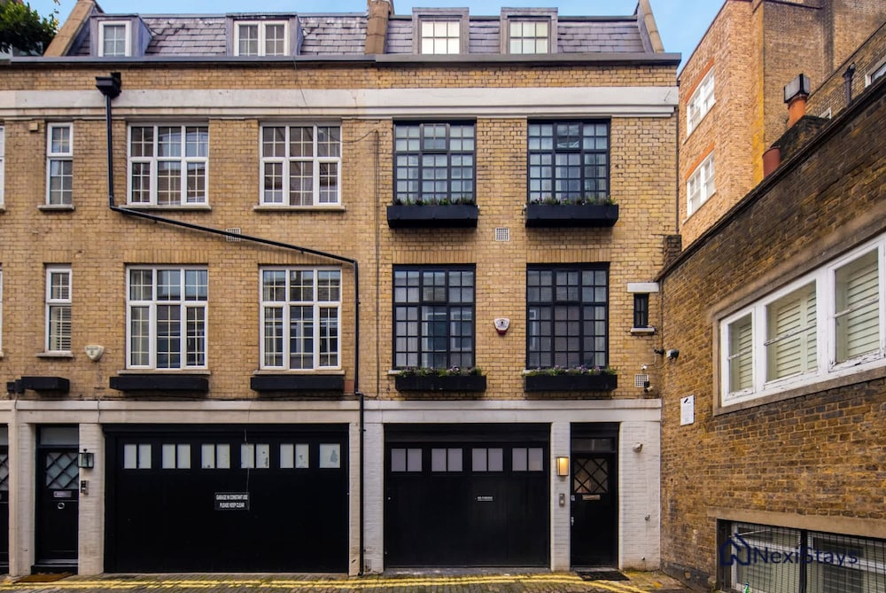 5 Mins Walk to Bond Street Marylebone Townhouse