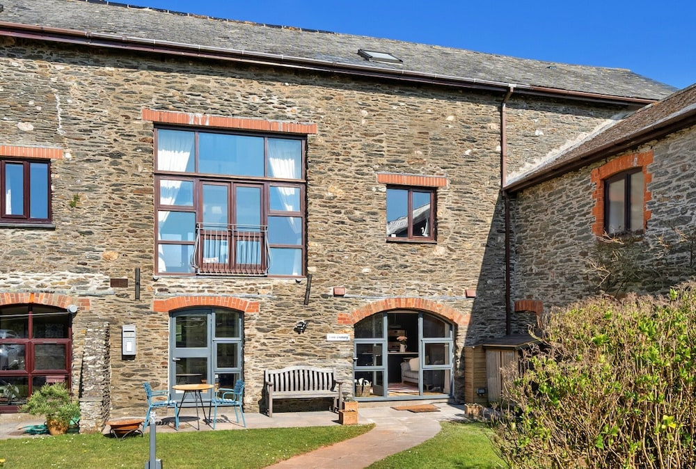 Apartment in Soar Near South West Coastal Path
