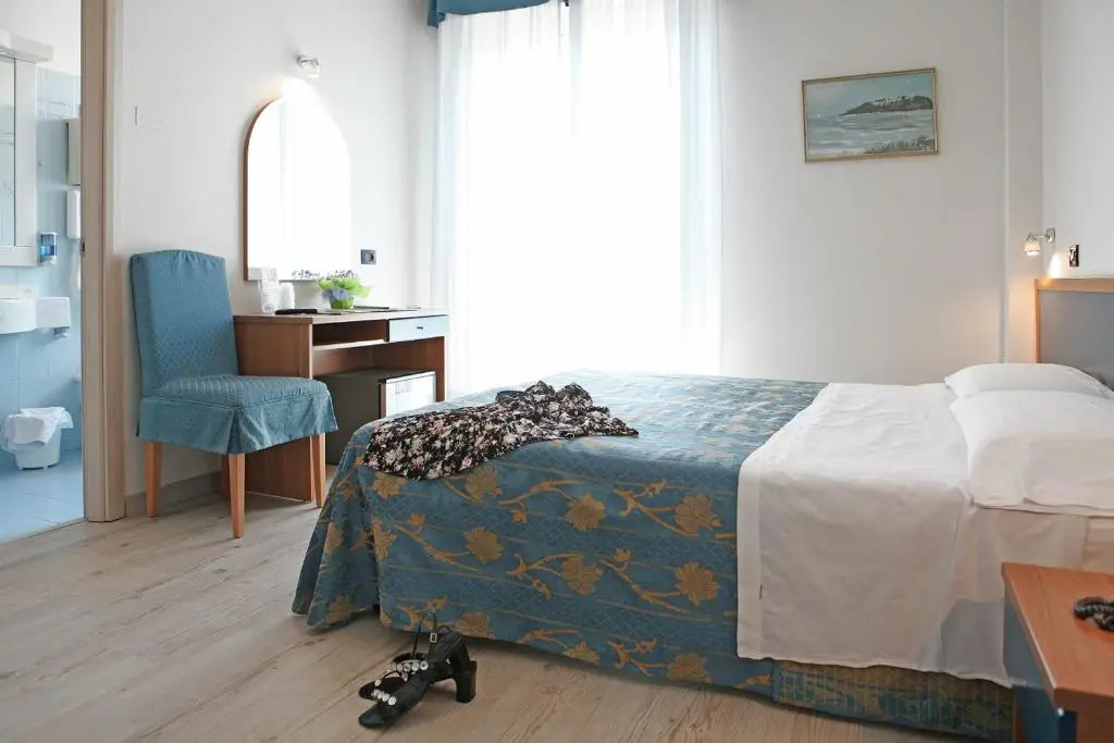 Hotel Mondial - Chambres