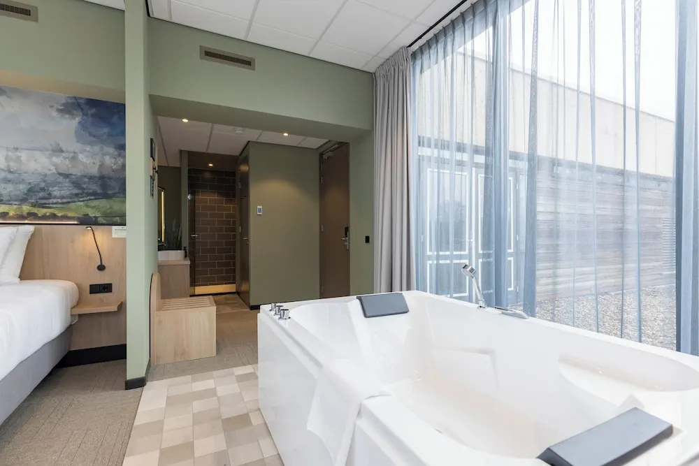 Suite with balcony