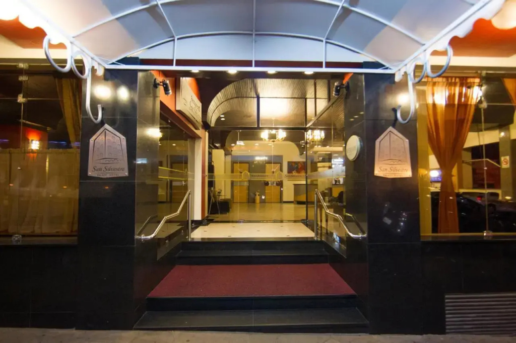 Lobby & Reception