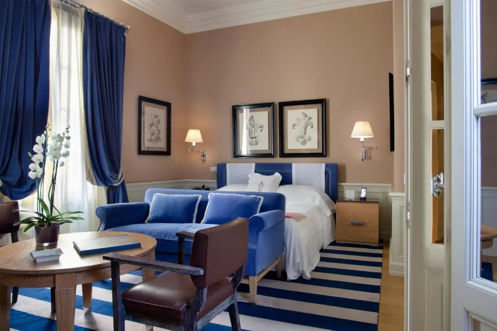 Deluxe Double room (full double bed)
