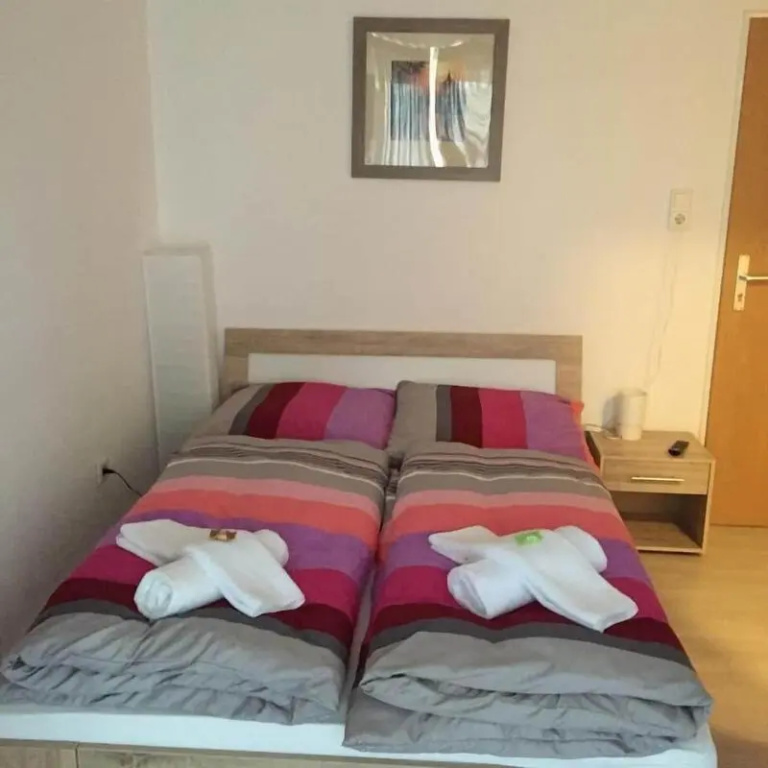 Gaststätte und Pension Frankenstube - Chambres