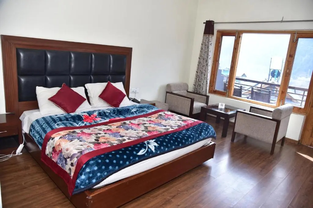 Standard Double room with balcony (full double bed)