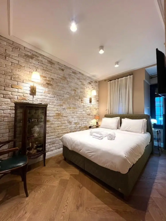 D Orient Hotel — 3