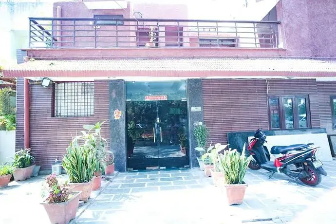 Roomshala 011 Hotel Oscar