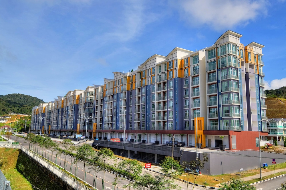 Play Residence at Golden Hills