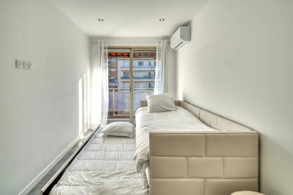 Voir la photo 3 — A/C 2bdr/6p Flat Just two Minutes From the Beach!