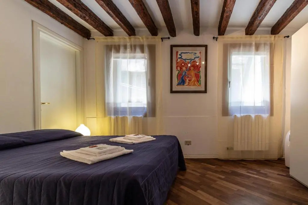 2 Bedrooms Apartment