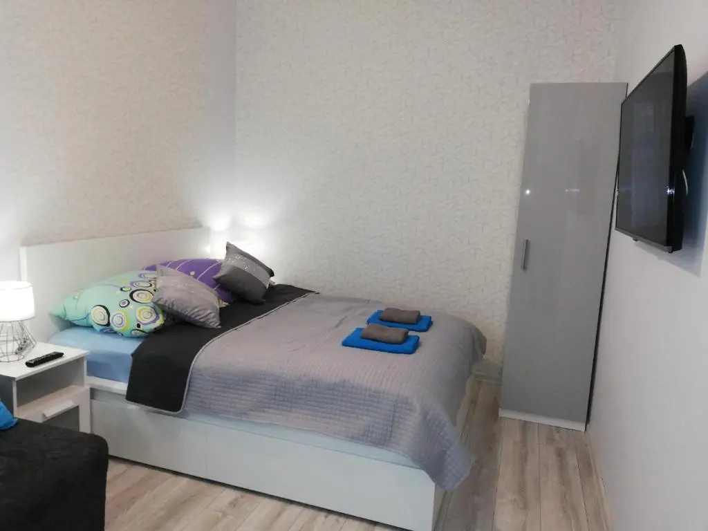 Double Studio (full double bed)